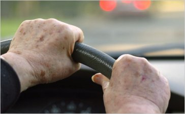 Photo: ##http://www.katv.com/story/15591111/when-should-an-elderly-driver-hang-up-the-car-keys## Katv##