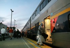 Image: "http://www.modbee.com/2013/10/14/2975005/amtraks-san-joaquin-trains-set.html"