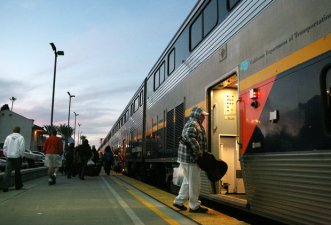 Image: "http://www.modbee.com/2013/10/14/2975005/amtraks-san-joaquin-trains-set.html"