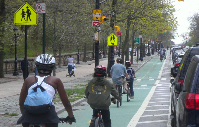 People who bike are no more likely to disregard traffic laws than people who drive, according to a new survey published in the Journal of Transport and Land Use. Photo: Photo: Jim Henderson/Wikimedia Commons