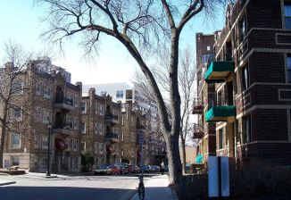 Multi-family housing in the Twin Cities generates far fewer car trips per household than single-family homes. Photo:  AlexiusHoratius/Wikimedia Commons