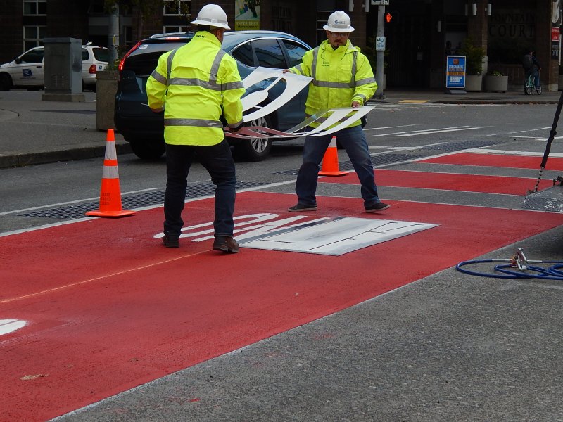 Red-painted bus lanes could become common practice across the country now that the feds removed bureaucratic impediments to the approval process.