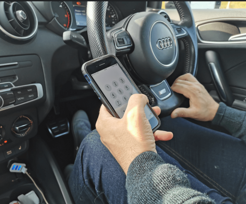 Drivers: Don't do this. Source: Creative Commons.