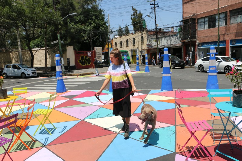 Low-speed zones are a key solution for effective speed management, and for creating more accessible, livable urban spaces. Photo: WRI México/Flickr