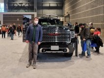 photo via Twitter @ajlatrace, who is 6'1"